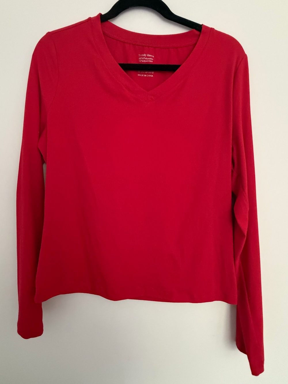 Trendy Queen | Woman’s Sz XL | Classic Red V-Neck Long Sleeve Top